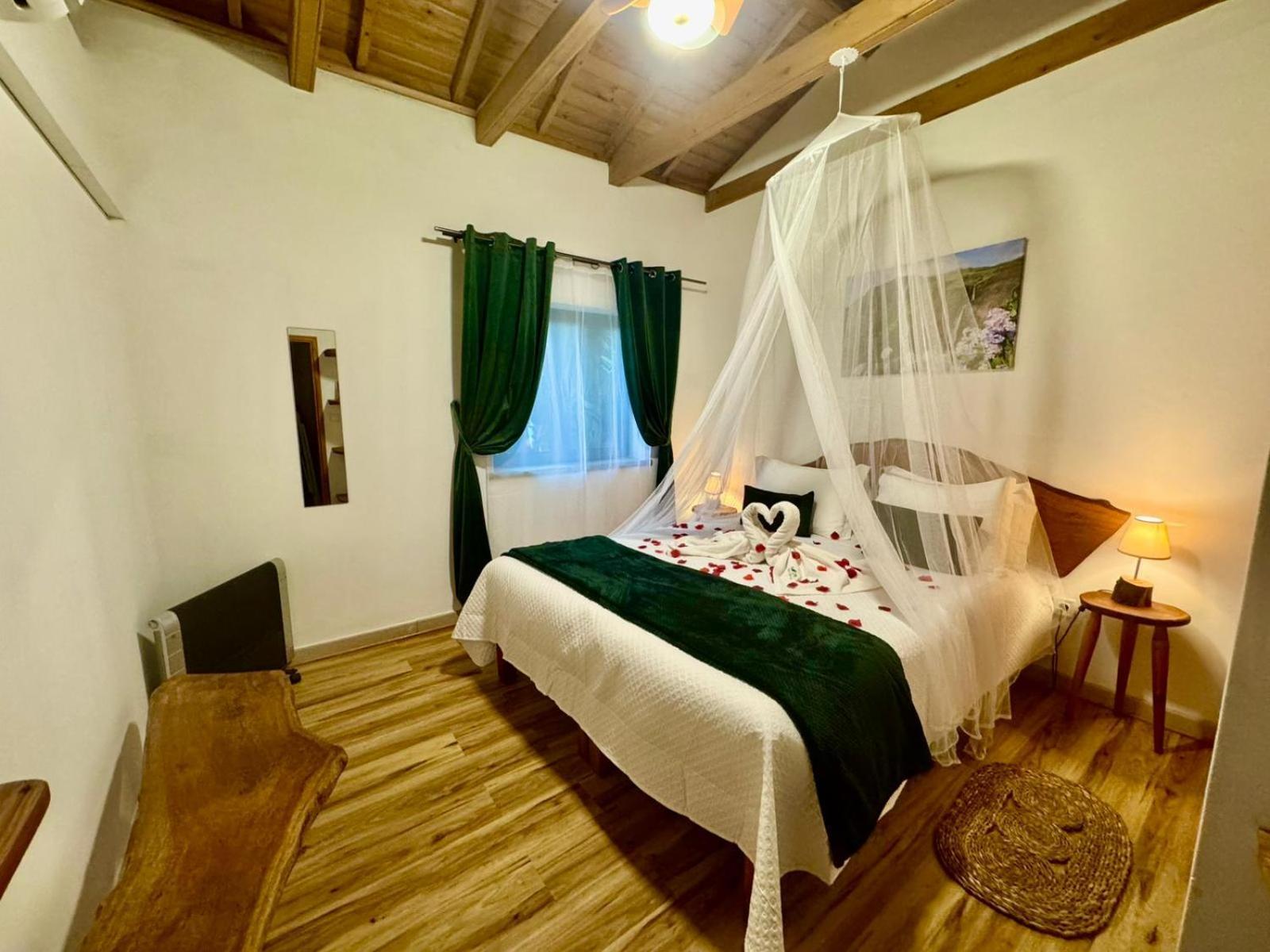 Апартаменти Casas Da Quinta Санта-Круш-даш-Флореш Екстер'єр фото